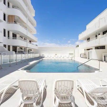 아파트 Home2book Coastal Terrace & Pool 엘메다노